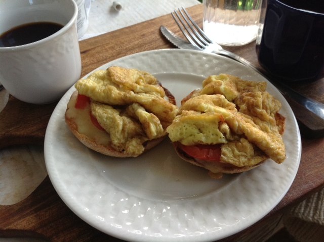 One Egg Omelette over English muffin, photo by Catinka Knoth